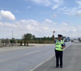 Ferizaj: Dy 19-vjeçarë kapen duke bërë gara shpejtësie, njërit i konfiskohet vetura