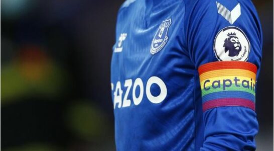 Kapitenët e Premier Ligës nuk do ta mbajnë më shiritin e krahut me ngjyrat e ylberit në sezonin 2025-26