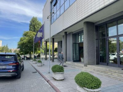 Ambasadori i Gjermanisë Rohde arriti në Kuvendin e Kosovës