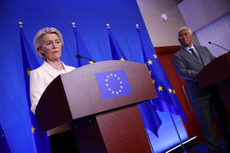 Von der Leyen: Bisedimet në Uashington avancuan drejt garantimit të paqes në Ukrainë