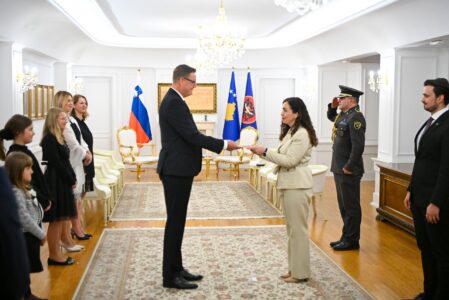 Pranoi letrat kredenciale të ambasadorit të ri slloven, Osmani e falënderon për mbështetjen ndaj Kosovës