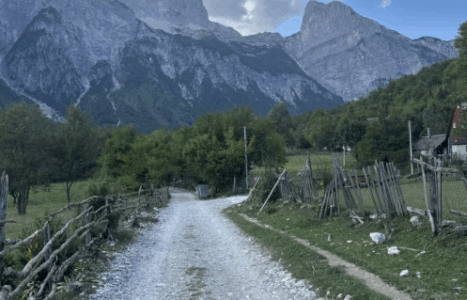 Vdes aksidentalisht në Alpe, nxirret nga humnera trupi i turistit holandez