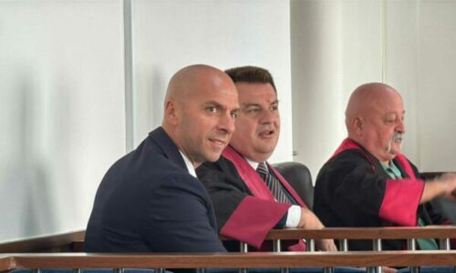 Slavko Simiq del para gjykatës për sulmin ndaj gazetareve ne veri