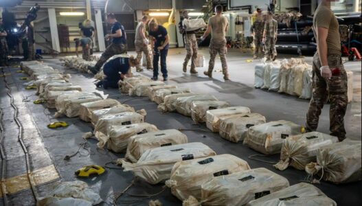 Marina franceze sekuestron 9.6 tonë kokainë