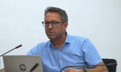 Krasniqi i LVV-së në KQZ e sulmon brutalisht gjykatësin shqiptar që e ka vëllain invalid-veteran të UÇK-së: E ka emrin gati si kryetari i Listës Serbe