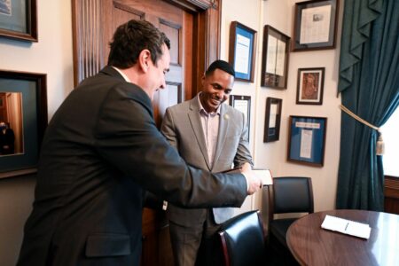 Kurti takoi kongresistin Ritchie Torres, flasin për për integrim në Bashkimin Evropian dhe në NATO