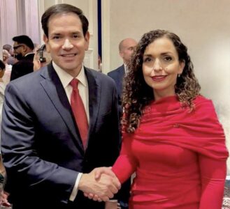 Osmani takohet me sekretarin amerikan të Shtetit, nuk tregon çka folën