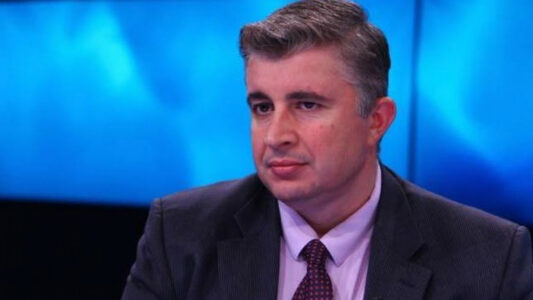 Pezullimi i Dialogut Strategjik, Adri Nurellari: Akt i rëndë dhe shuplakë politike për Kurtin