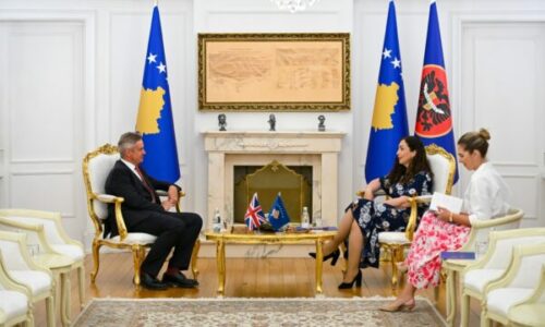 Edhe ambasadori britanik thotë se Kuvendi nuk është konstituuar: Të bëhet në përputhje me Kushtetutën