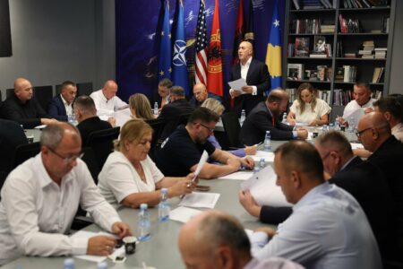 “Dritë për Komunat”, slogani i AAK-së për zgjedhjet e 12 tetorit