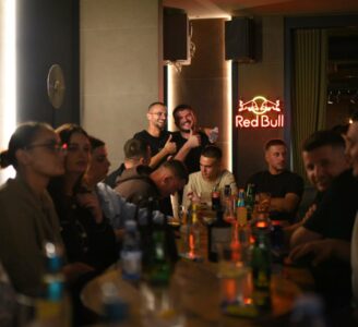 Shukri Buja takohet me të rinjtë e Lipjanit: Entuziazmi e besimi i tyre janë motivimi më i madh se fitorja është e jona