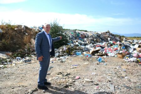 Shukri Buja premton largimin e deponisë në Grackë dhe ndërtimin e parkut memorial