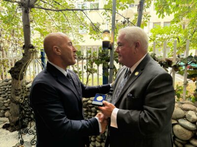 Haradinaj takohet me Mayor Harry Hardmam, nënvizon aleancën e palëkundur me SHBA-të