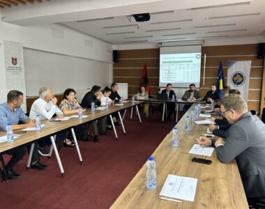 KQZ vazhdon fushatat informuese në qytete për zgjedhjet e 12 tetorit