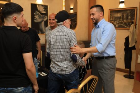 Arian Tahiri takon futbollistët e parë të Trepçës, kujtojnë ndeshjen e parë nga ku nisi rrugëtimi historik i klubit të Mitrovicës