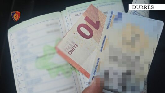 24 vjeçari nga Kosova tenton t’i korruptojë policët në Durrës me 10 euro