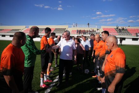 Imri Ahmeti: Inaugurohet stadiumi i ri në Dobrajë të Madhe, ndeshja e parë zhvillohet mes veteranëve