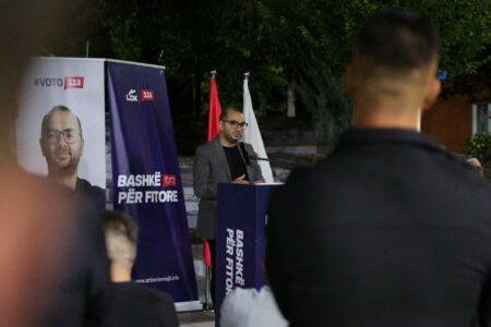 Arbër Ismajli viziton fshatrat e Gjilanit: Bashkë jemi të pandalshëm