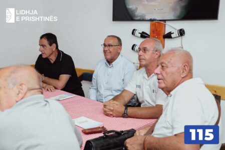 Fehmi Kupina takohet me banorët e lagjes Pejton: Prishtina të zhvillohet duke ruajtur traditën dhe duke ndërtuar të ardhmen