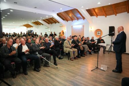 Ardian Gjini takohet me banorët e Skivjanit dhe Osek Hylës