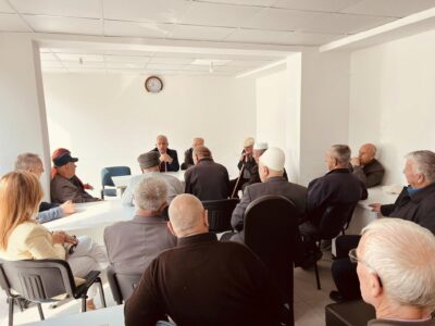 Muharremaj viziton qëndrimin ditor për të moshuar në Suharekë: Ju meritoni përkujdesje dhe dinjitet