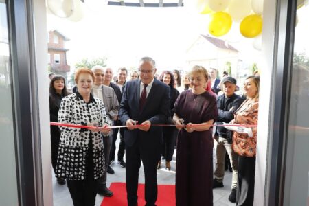 Hamza njofton për përurimin e çerdhes për të cilen Faton Peci premtonte se do të ndërtohet para disa ditësh