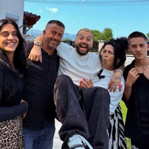 Ky është postimi i motrës së Gjestit, disa orë para aksidentit në të cilin vdiq vëllai i saj