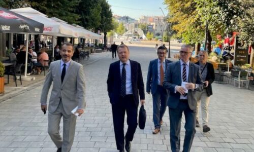 Komisioneri i OSBE’së për pakicat që vizitoi Kosovën ka qëndruar edhe në Veri: Të ketë konsultime efektive me komunitetet jo shumicë