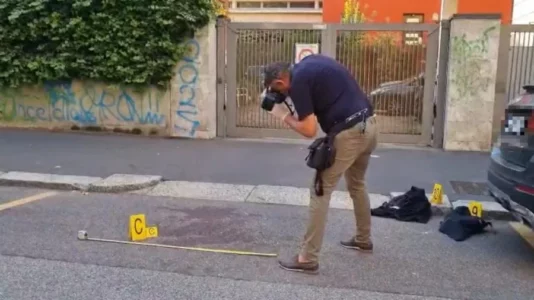 Përleshje e dhunshme në rrugët e Milanos, të përfshirë shqiptarë dhe afrikanë