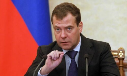 Medvedev: Finlanda po përgatitet për luftë me Rusinë