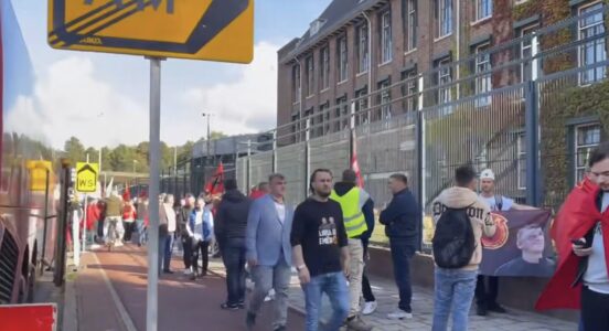 “President ti ku je, krejt Kosovën këtu e ke”, protestohet edhe para Gjykatës Speciale