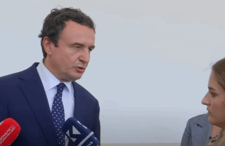 Kurtit s’i pëlqen pyetja pse vajza e tij nuk shkollohet në Kosovë, i hakmerret menjëherë gazetares