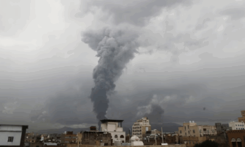 Rebelët Huthi thonë se Izraeli ka sulmuar kryeqytetin e Jemenit