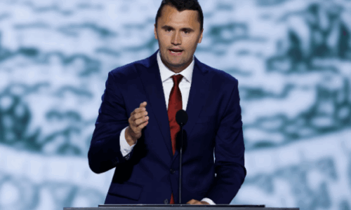 CNN raporton: Aleati i Trump Charlie Kirk qëllohet në një ngjarje në Utah