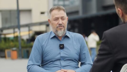 Sami Lushtaku tregon se pse e shtyhu hapjen e fushtatës në Skenderaj: Protesta e nesërme në Hagë më e rëndësishme se fushata