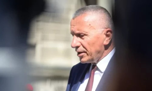 Kamberi uron Kosovën për fitoren historike: Me këtë ekip dhe pasion, asgjë s’është e pamundur