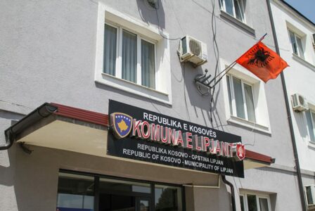 Komuna e Lipjanit sqaron Kontratën Publike: Interpretimi i kandidatit të VV-së është për konsum të fushatës, tendencë për dezinformim të publikut