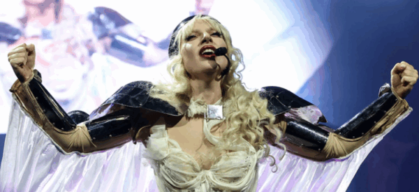 “Më vjen keq, nuk mundem…”, Lady Gaga anulon koncertin në çastet e fundit