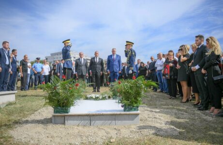 Haradinaj nderon kolonel Ahmet Krasniqin në përvjetorin e vrasjes: Përgjithmonë në kujtesën historike