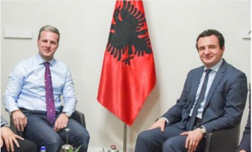 Arifi ironizon me Kurtin: Mund të luash me Luginën, Maqedoninë e Veriut dhe Kosovën, por jo me SHBA-të