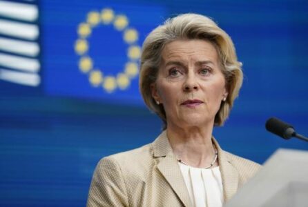Udhëheqësit e BE mblidhen nesër për situatën në Ukrainë – Von der Leyen: Asgjë nuk bëhet për Ukrainën pa Ukrainën