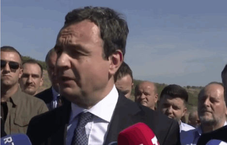 Kurti te varri i Afrim Bunjakut: Ndërkombëtarët mos ta konsiderojnë Serbinë shtet normal