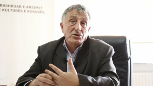 Mungesa e teksteve shkollore dhe mosformimi i institucioneve, SBASHK paralajmëron grevë