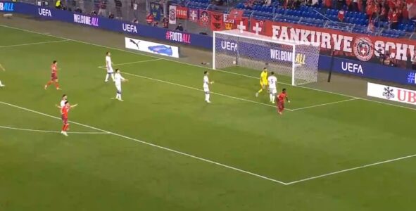 Reagim shumë i dobët nga Dellova, Zvicra shënon edhe golin e dytë