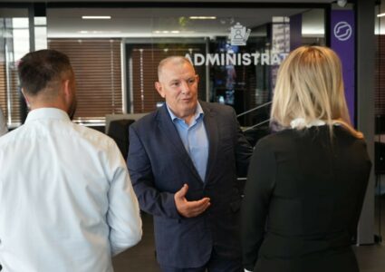 Shukri Buja: Në mandatin e ardhshëm, do të mbulojmë koston e trajnimeve për profesionet që shkolla nuk i ofron