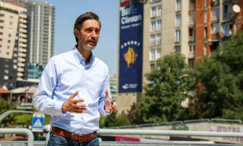“Për Prishtinën e pastër 24/7” – Uran Ismaili me plan për mbeturinat: 60 kamionë të rinj dhe 2,100 kontenjerë shtesë