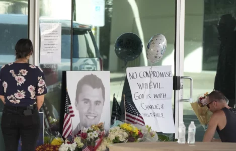 FBI: ADN-ja në armën me të cilën u vra Charlie Kirk përputhet me të dyshuarin e arrestuar