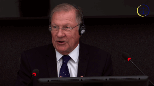 Dëshmitari i Thaçit, Duncan, “godet” prokurorinë në Hagë: Një javë tejet domethënëse