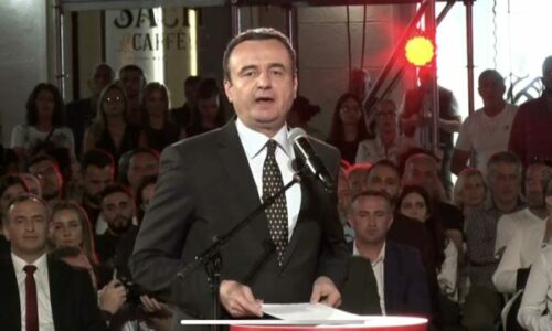 Kurti e nis fushatën me sulme ndaj mediave e partive të tjera: Do shpikin rrena e sajojnë shpifje