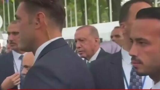 Pas Macron, eskorta e Trump bllokon edhe Erdogan